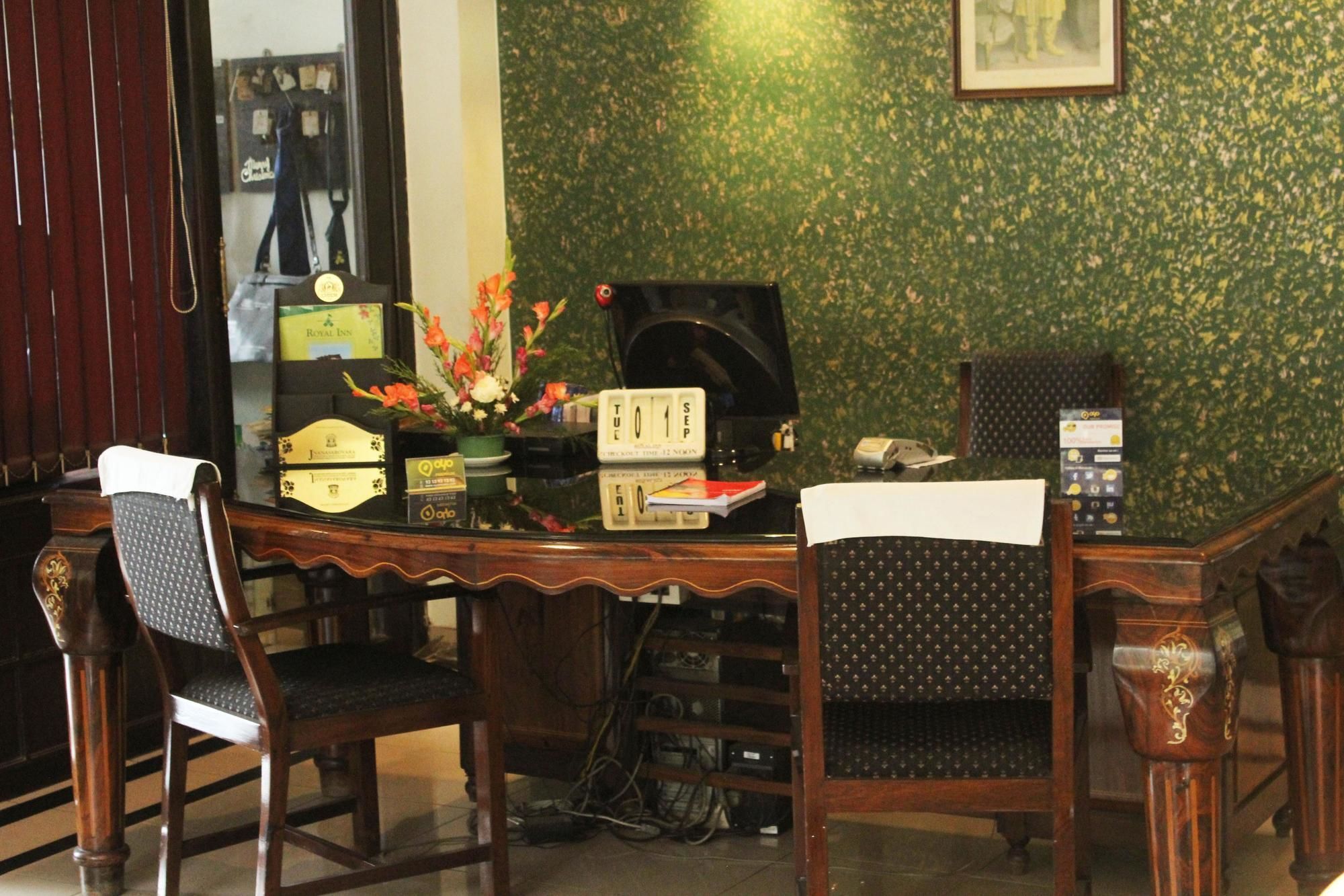 Royal Inn Mysore Esterno foto